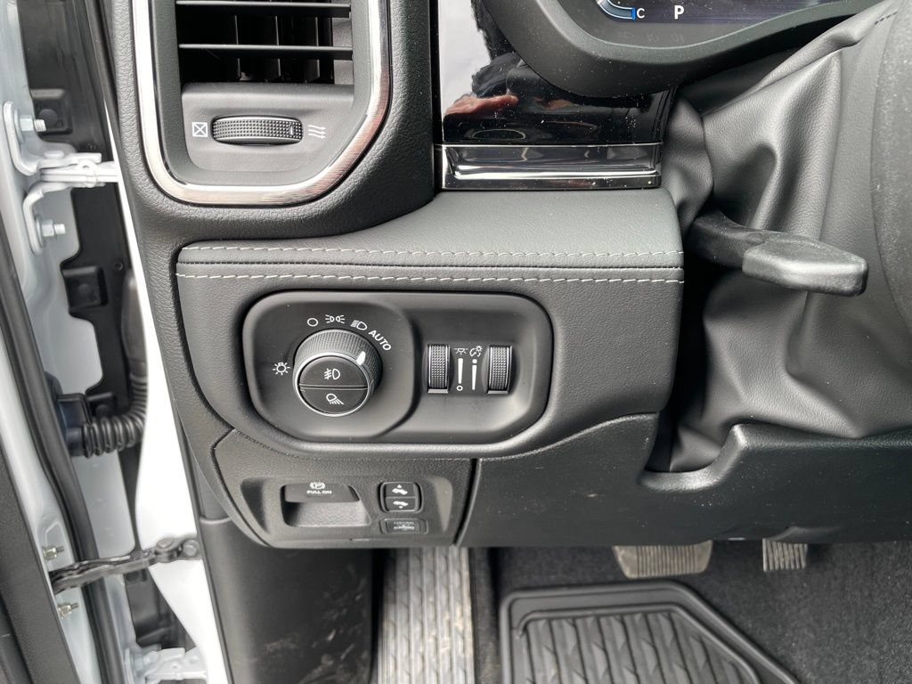 New 2026 RAM 1500 Limited AWD/4WD image 17