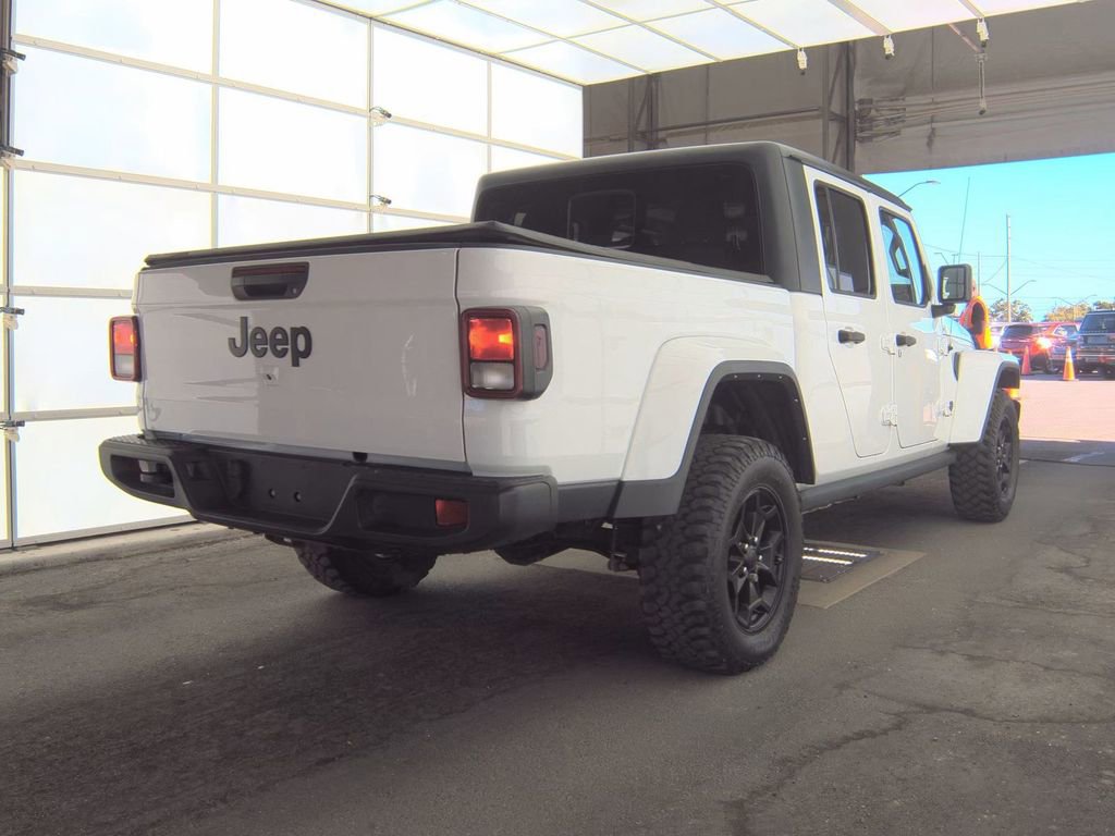 Used 2021 Jeep Gladiator Mojave AWD/4WD image 2