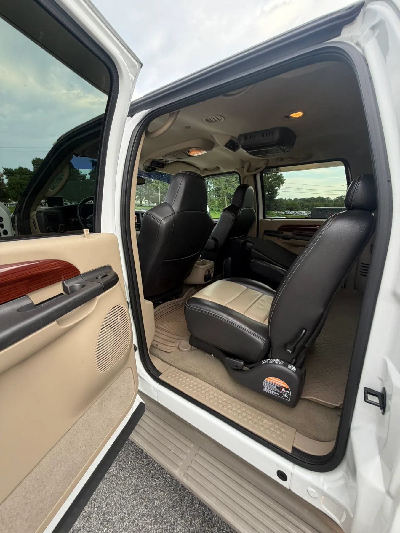 Used 2005 Ford Excursion Eddie Bauer AWD/4WD image 38
