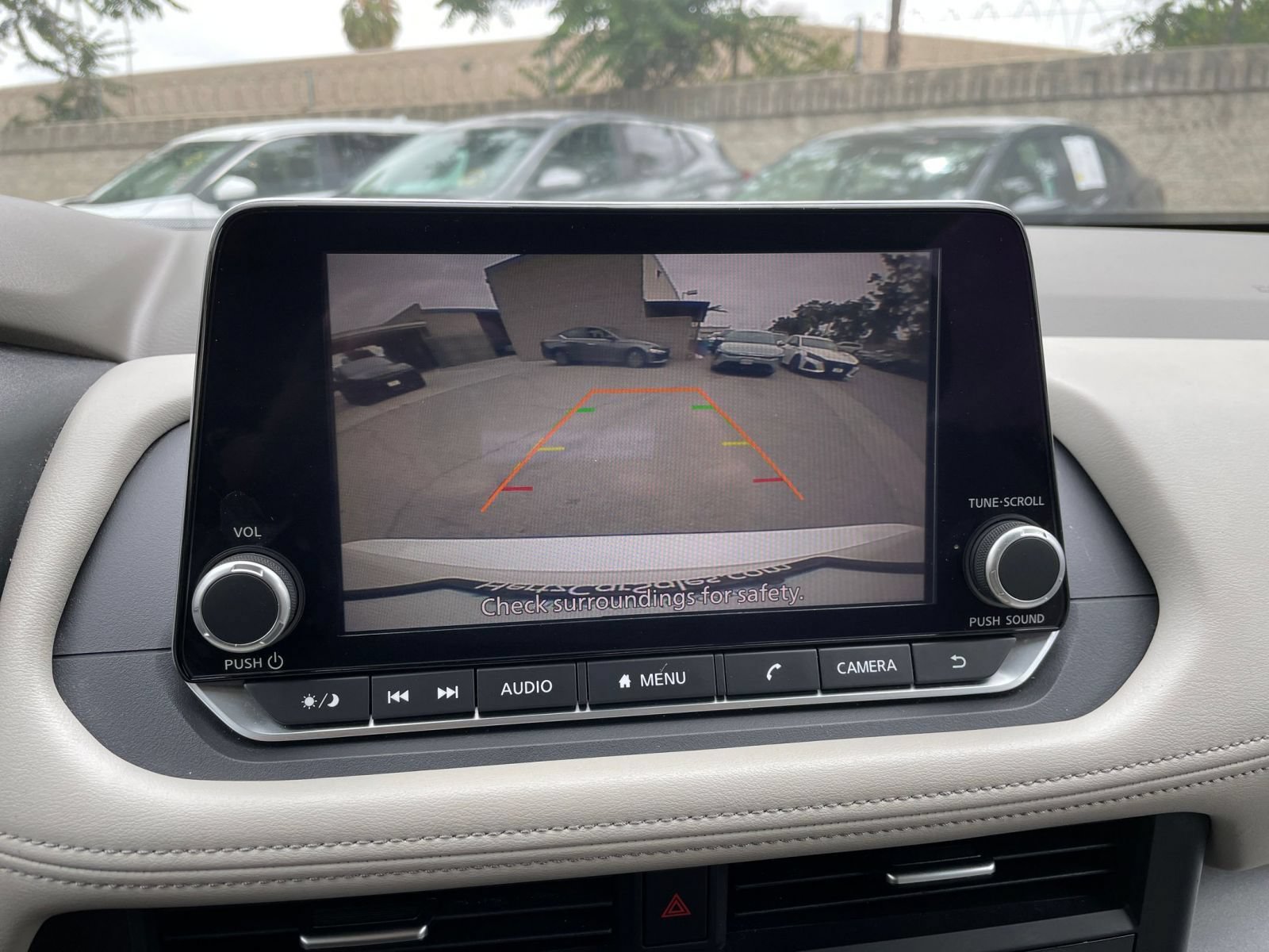 Used 2025 Nissan Rogue SV FWD image 25