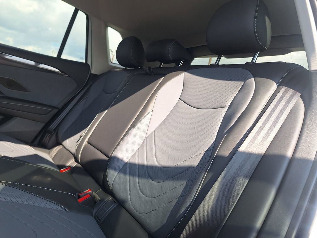 New 2026 Volkswagen Tiguan SE image 22