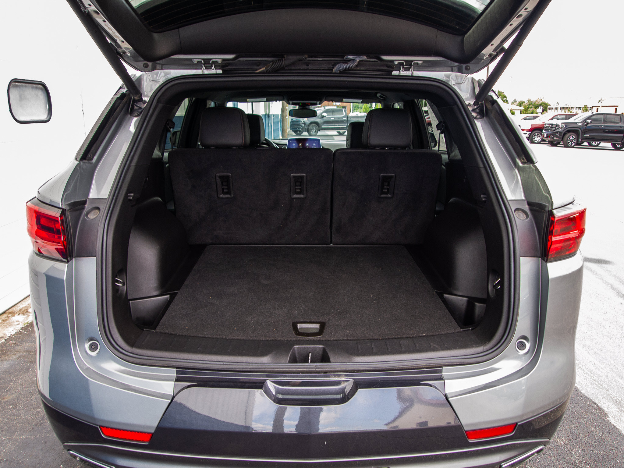 Used 2023 Chevrolet Blazer Premier FWD image 29