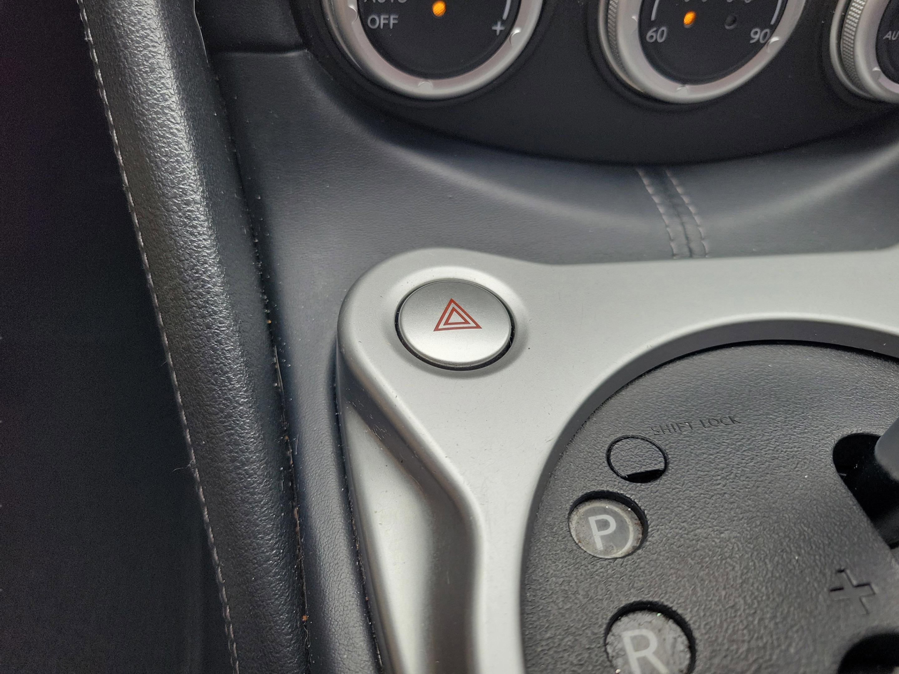 Used 2015 Nissan 370Z Coupe image 23