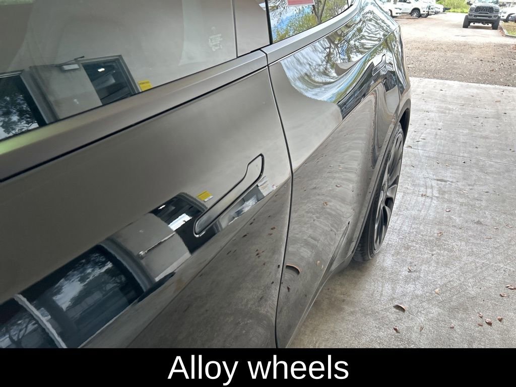 Used 2023 Tesla Model Y Long Range image 17