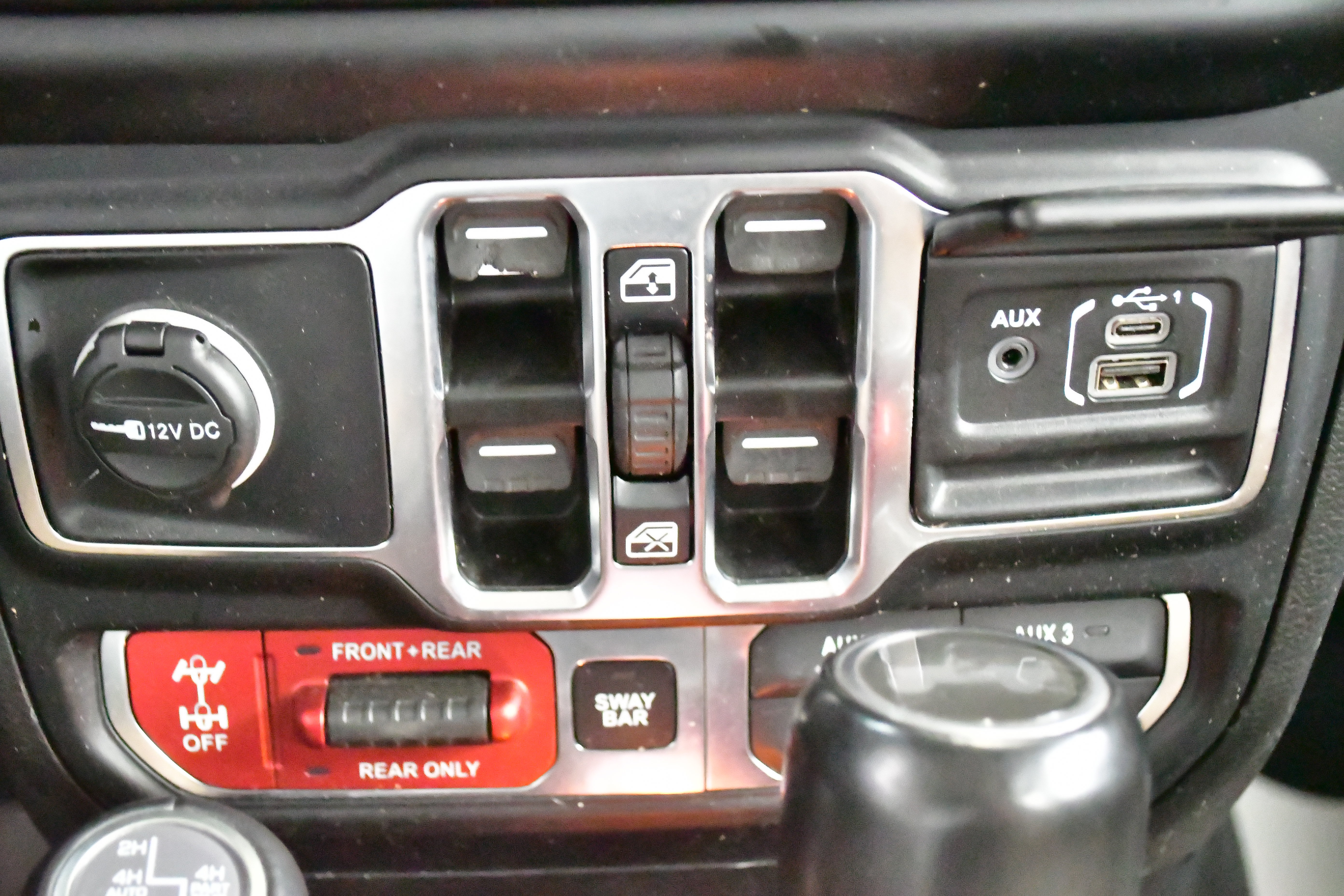 Used 2023 Jeep Wrangler Unlimited Rubicon 4xe w/ Cold Weather Group AWD/4WD image 27