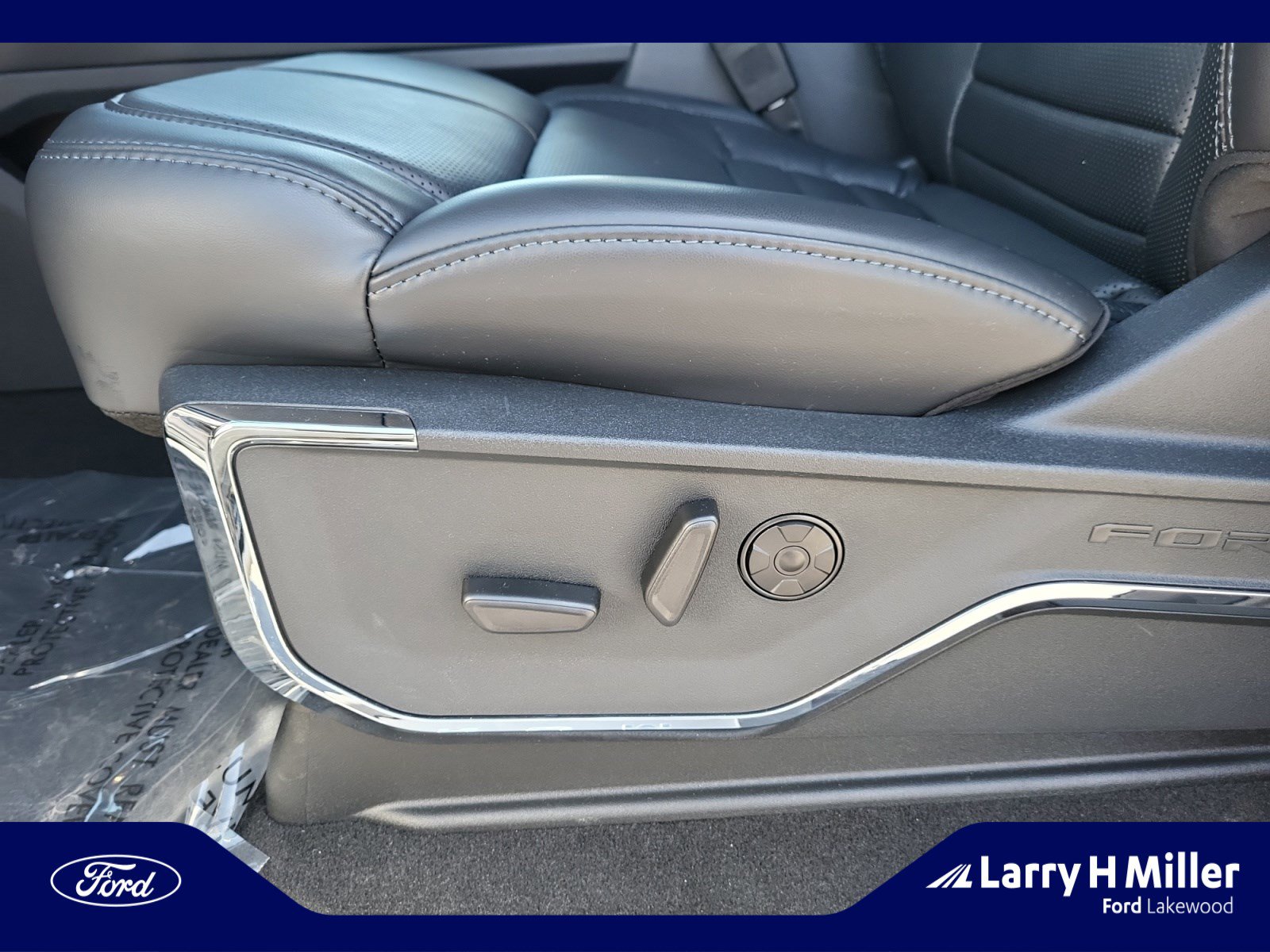 New 2025 Ford F350 Platinum w/ Tremor Off-Road Package image 14