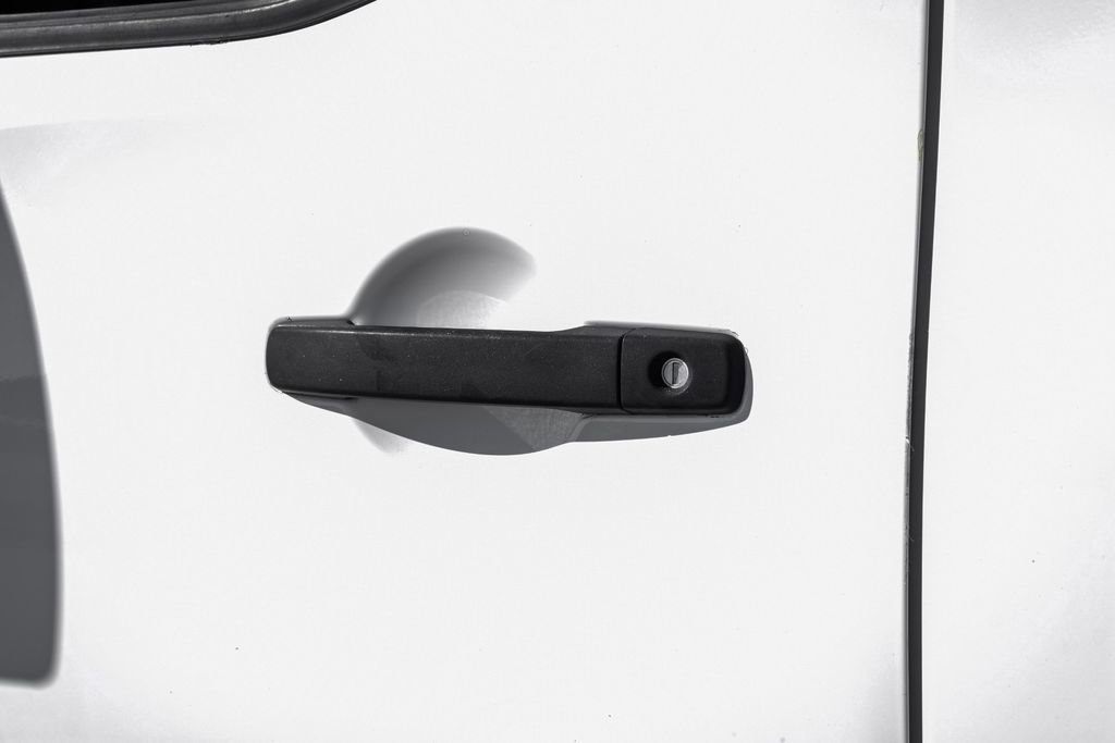 Used 2019 Nissan NV 2500 S image 32