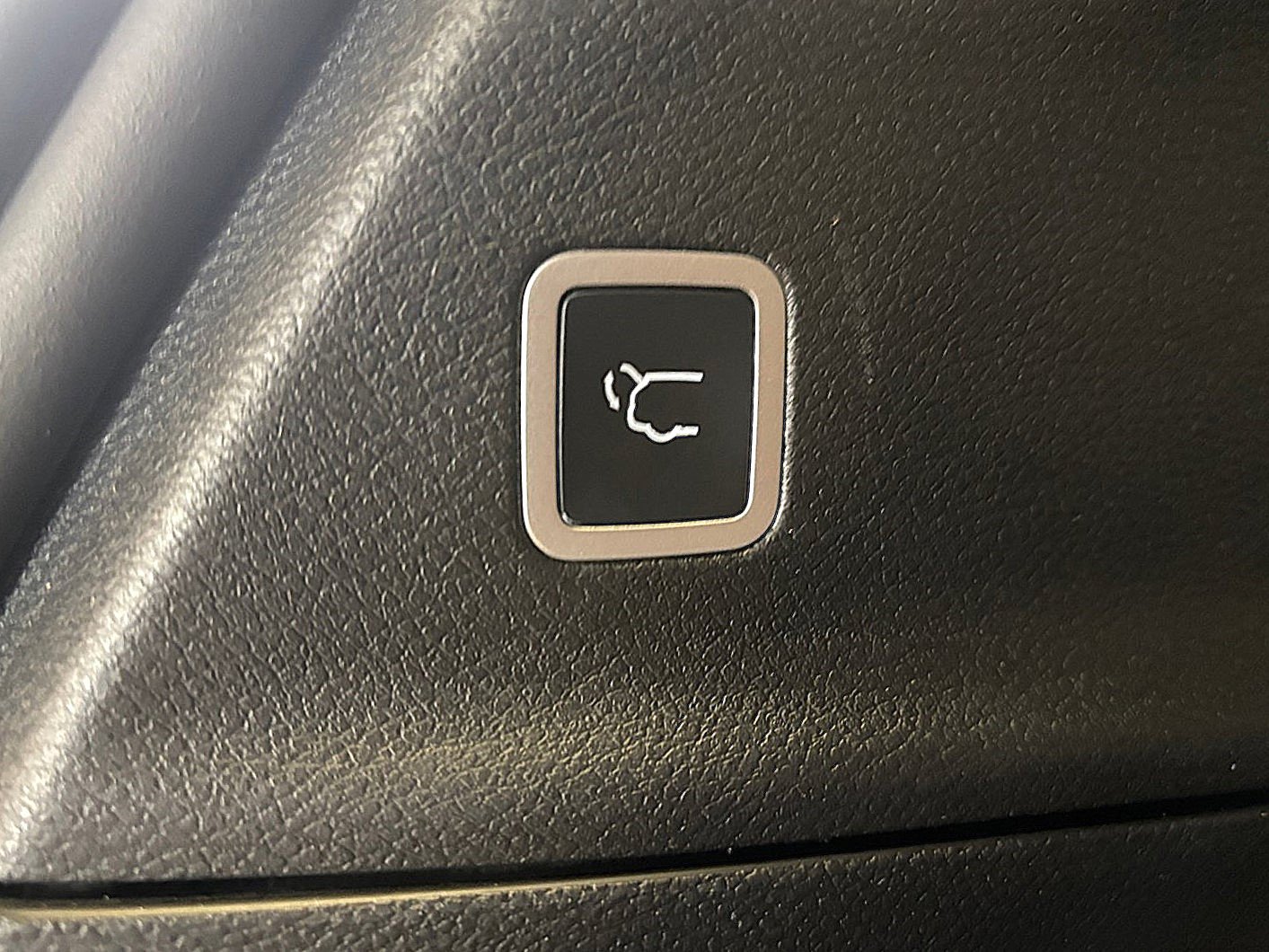 Used 2019 Chrysler Pacifica Limited w/ Advanced Safetytec Group FWD image 41