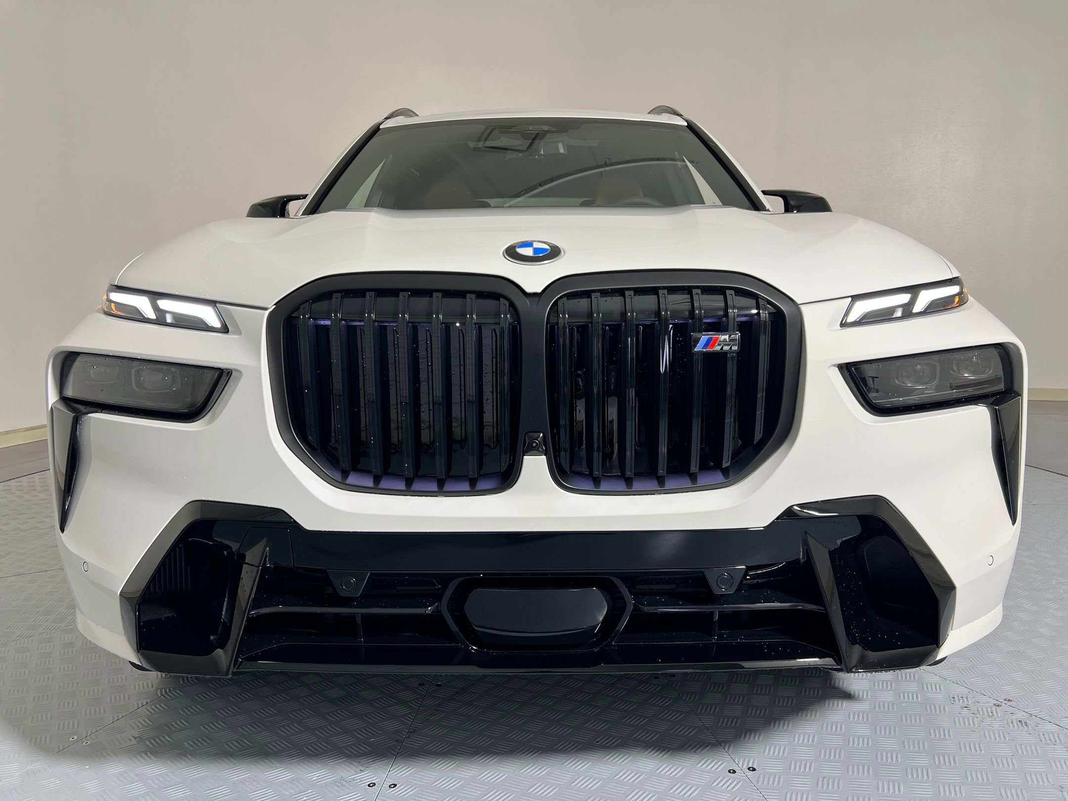 New 2026 BMW X7 M60i image 6