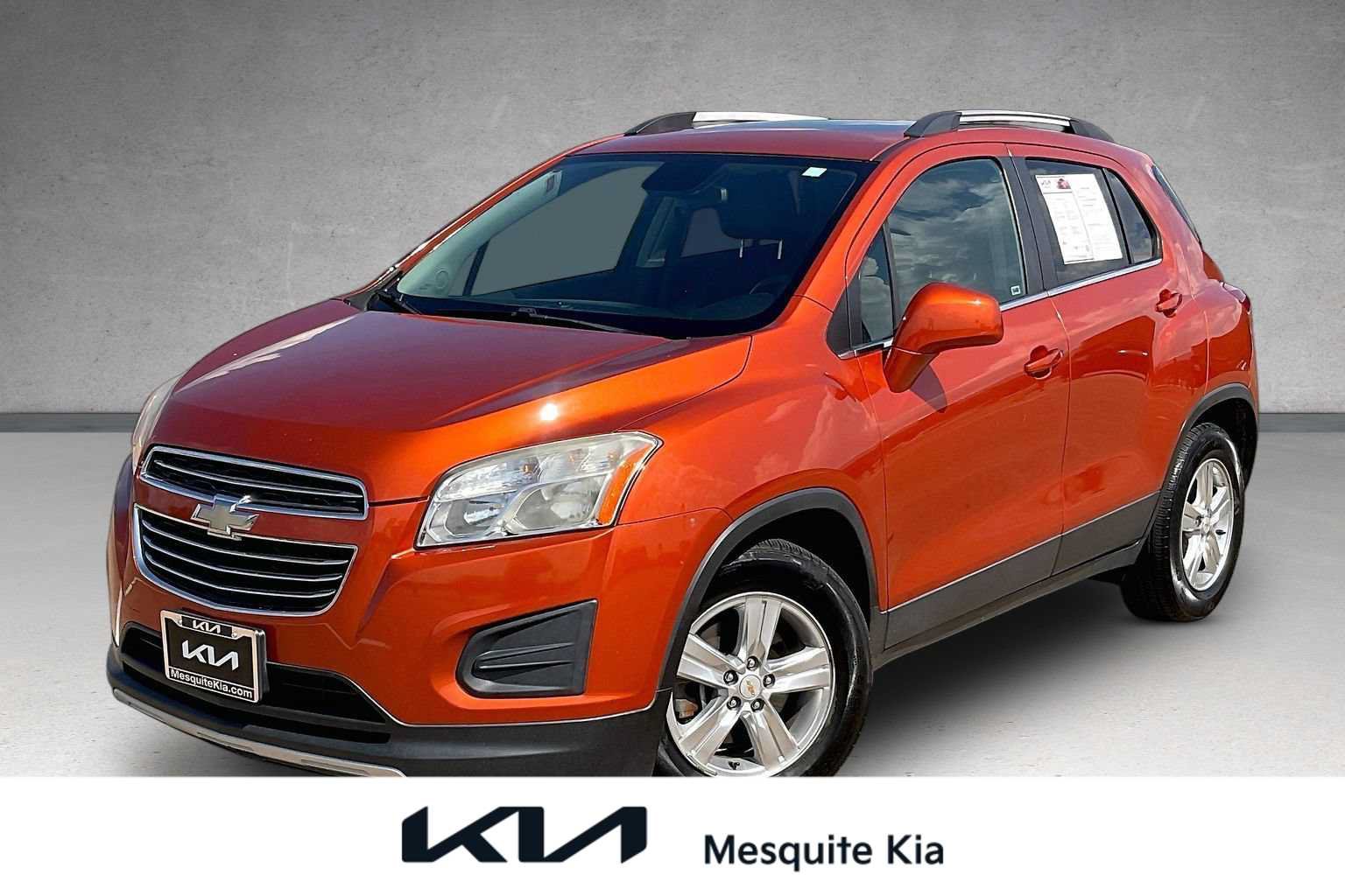 Used 2015 Chevrolet Trax LT w/ LT Sun and Sound Package FWD image 1