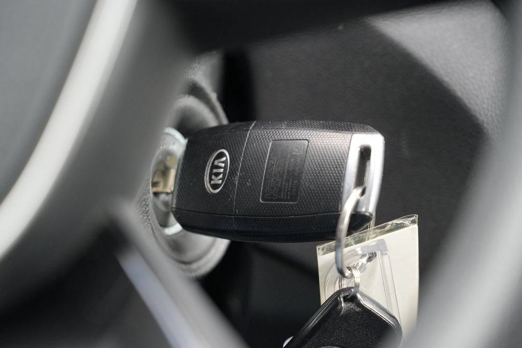 Used 2019 Kia Sorento FWD V6 image 29