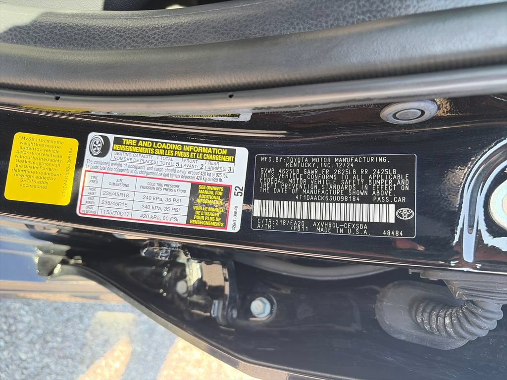 Used 2025 Toyota Camry SE FWD image 29