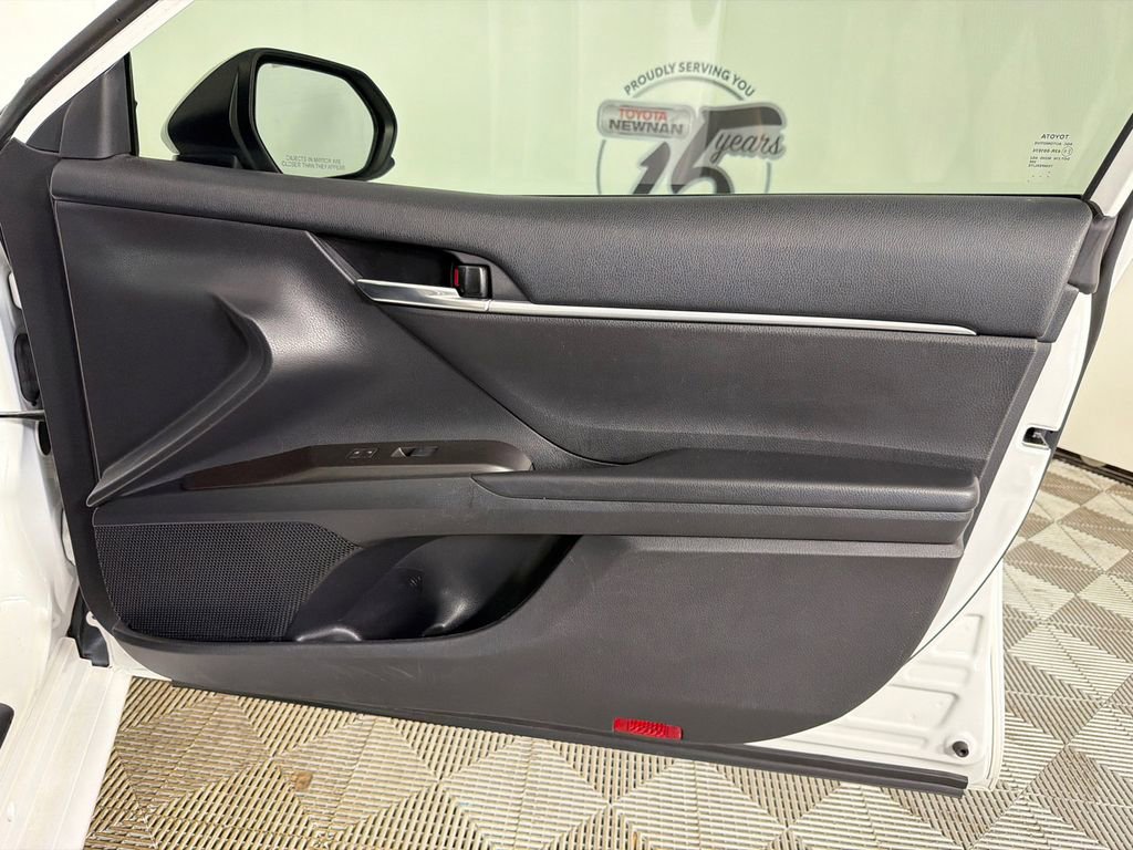 Used 2021 Toyota Camry LE FWD image 14