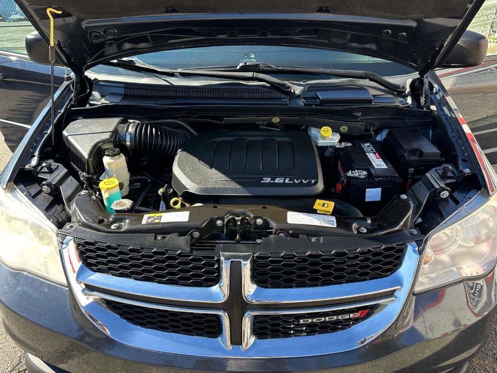 Used 2013 Dodge Grand Caravan SE image 48