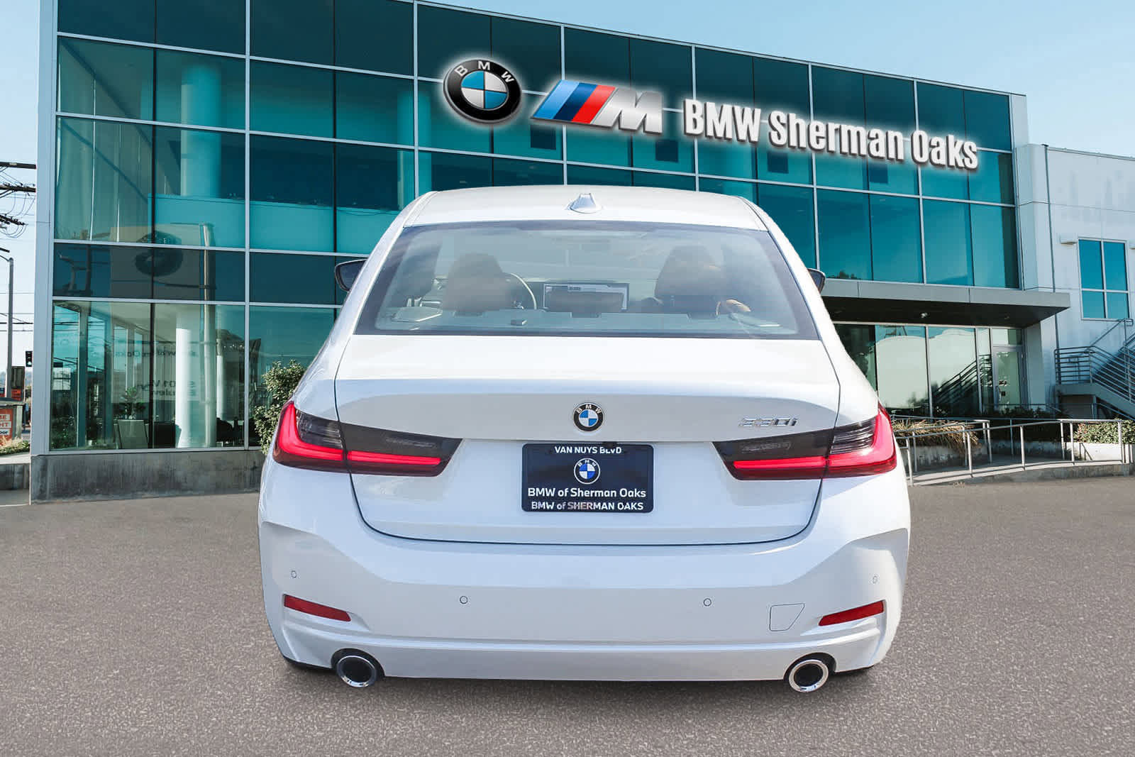 Used 2025 BMW 330i Sedan image 5
