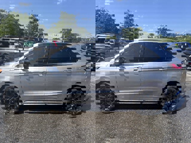 Used 2022 Ford Edge ST w/ Equipment Group 401A image 4