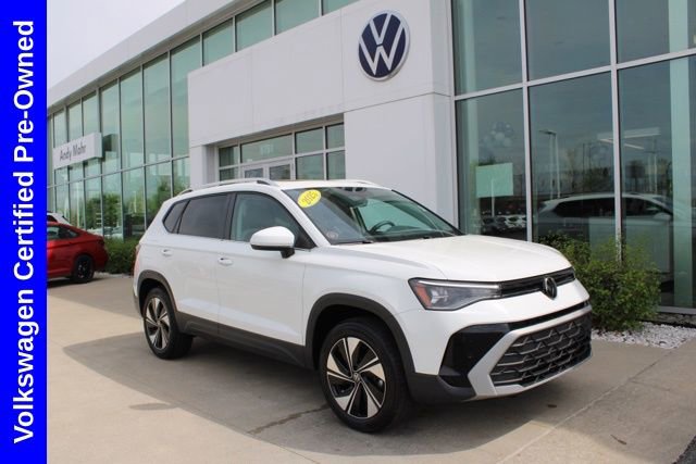 Used 2025 Volkswagen Taos SE w/ Panoramic Sunroof Package AWD/4WD image 1