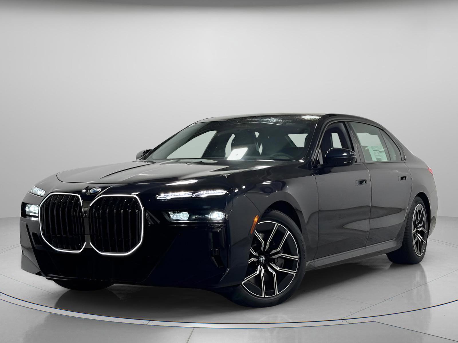 Certified 2025 BMW 760i xDrive w/ Executive Package image 2