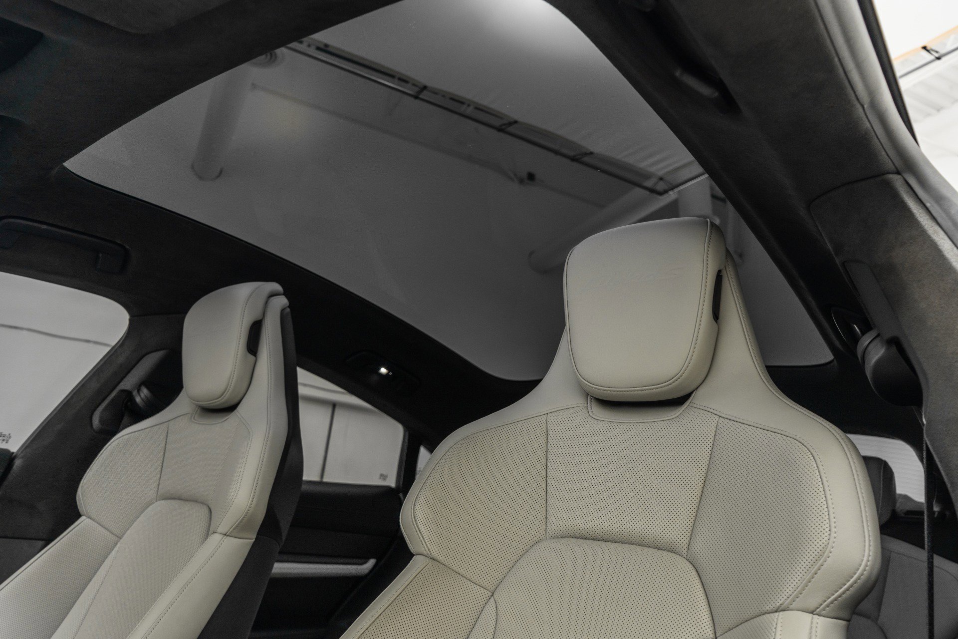 Used 2021 Porsche Taycan Turbo S image 18