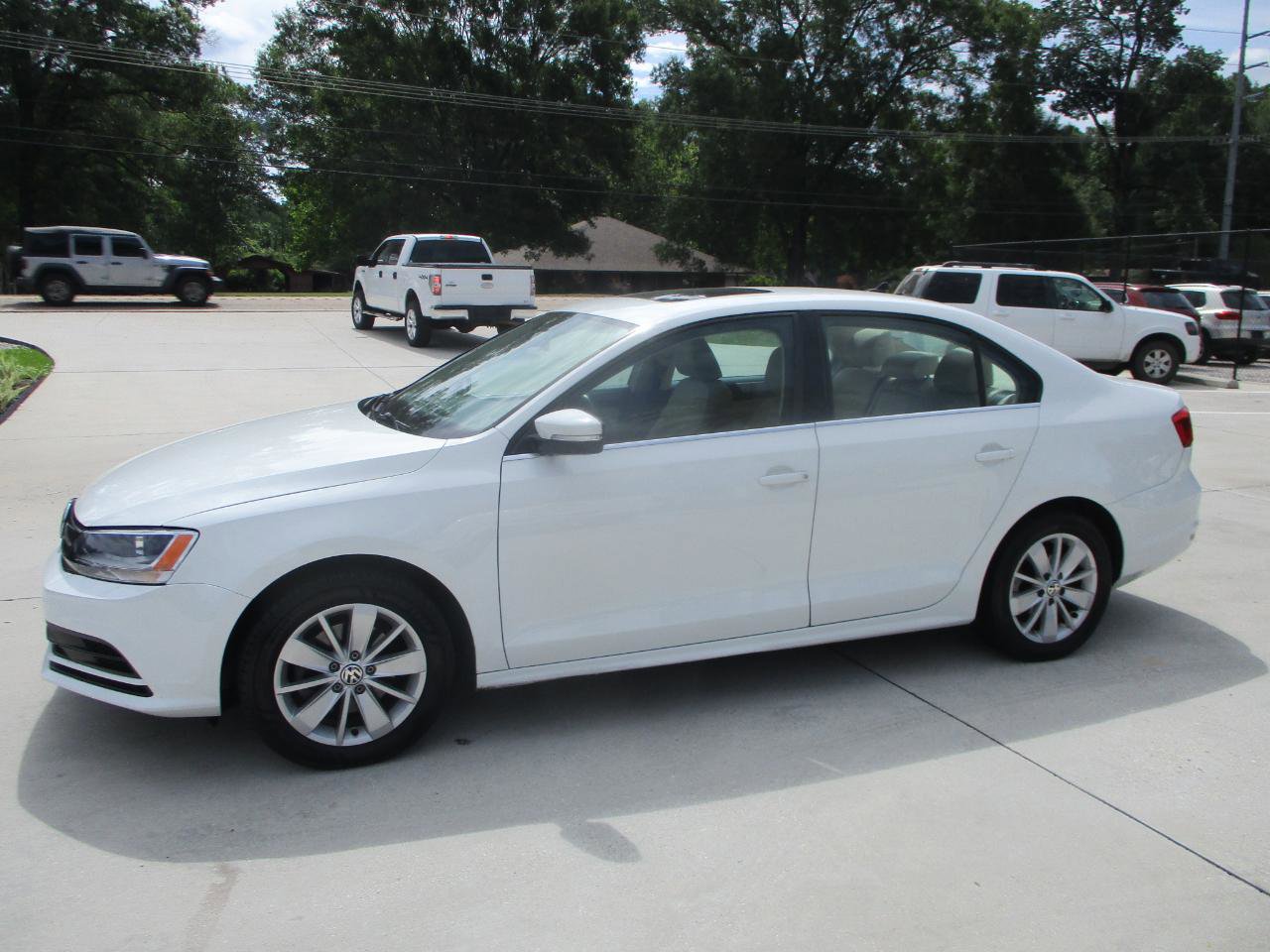 Used 2015 Volkswagen Jetta SE FWD image 6