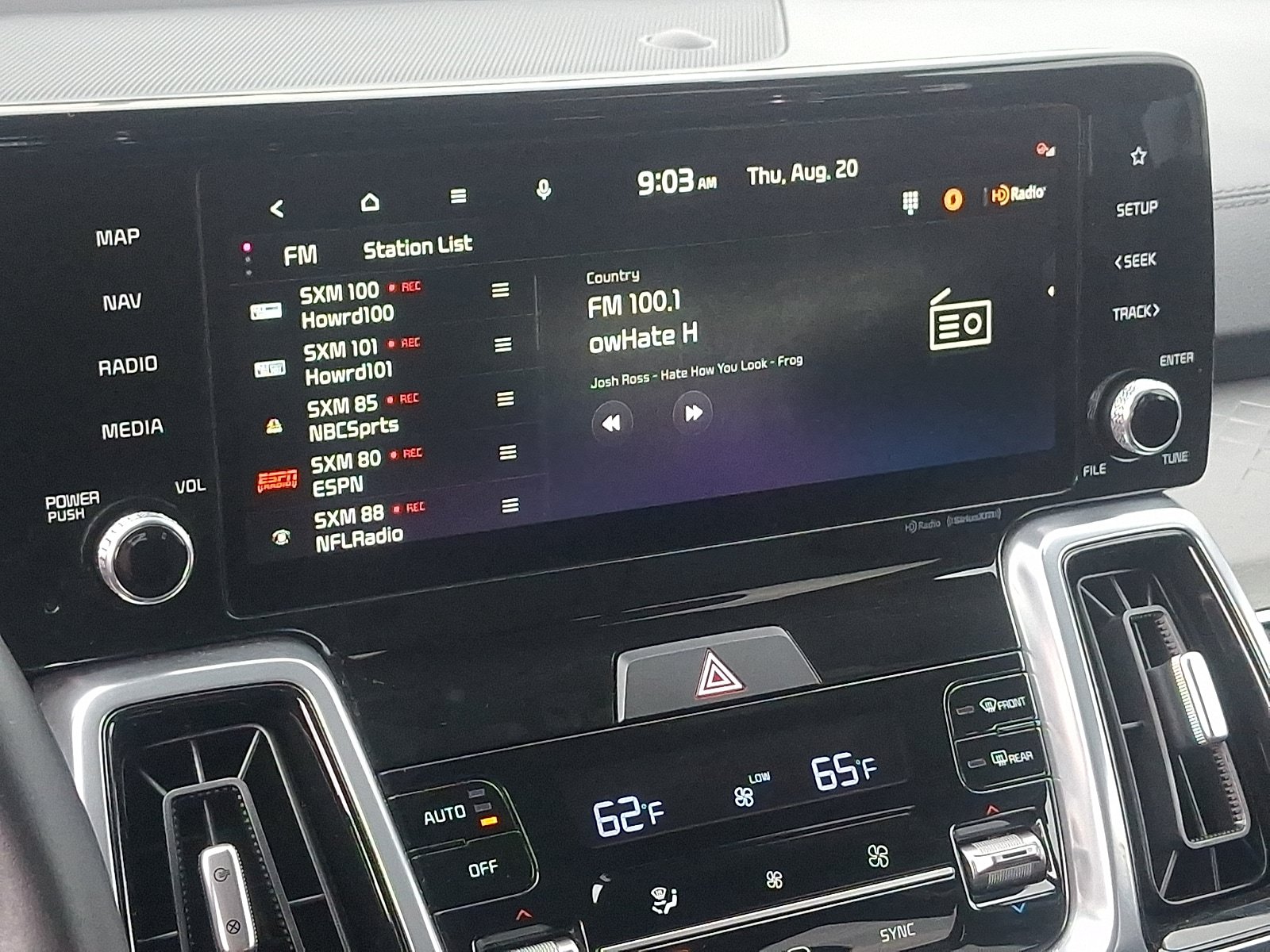 Used 2023 Kia Sorento SX AWD/4WD image 19
