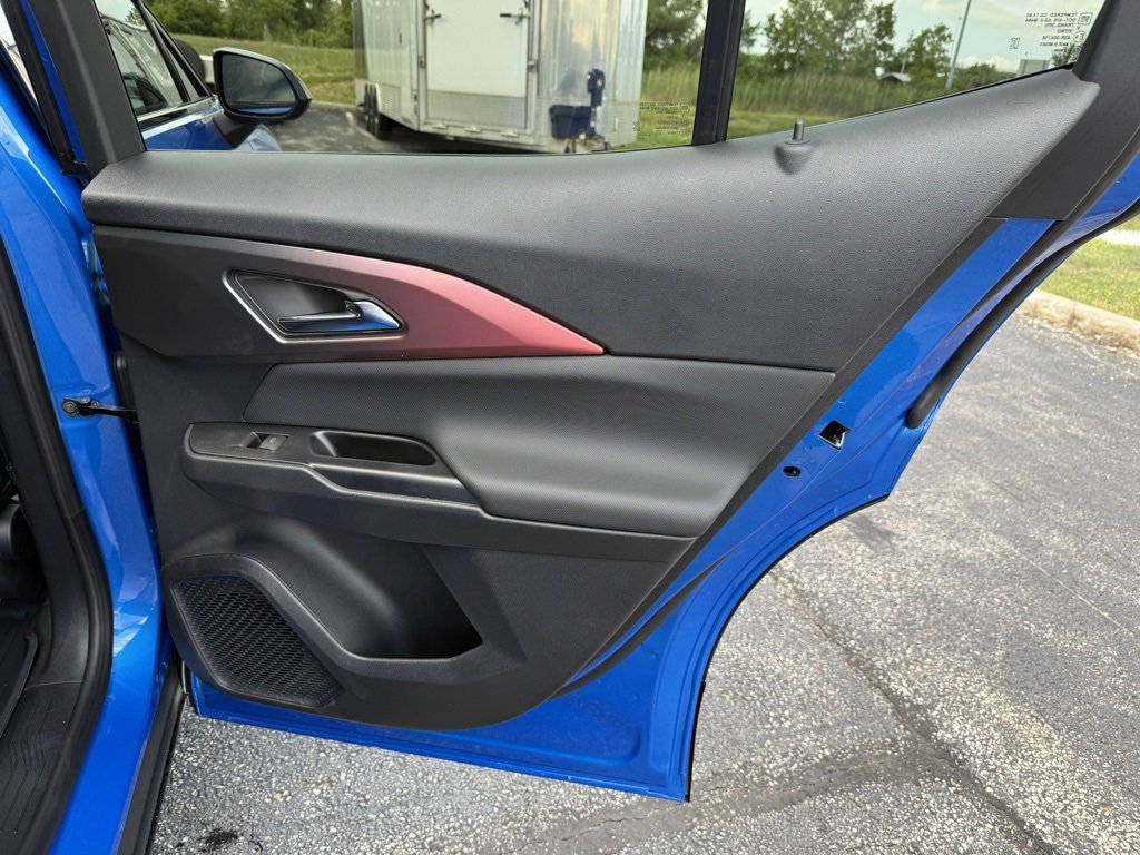 New 2025 Chevrolet Equinox EV RS image 24