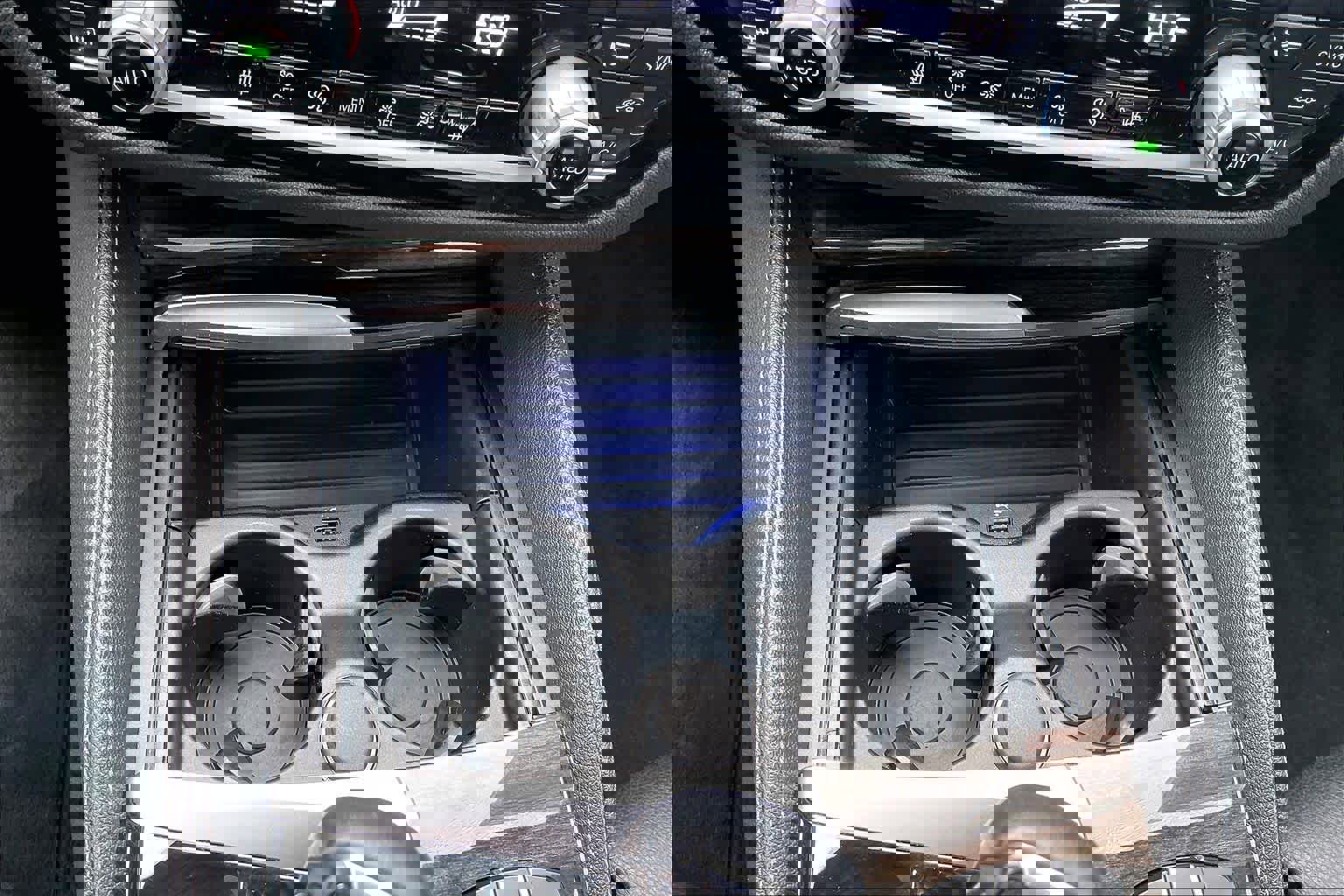 Used 2020 BMW M550i xDrive image 38