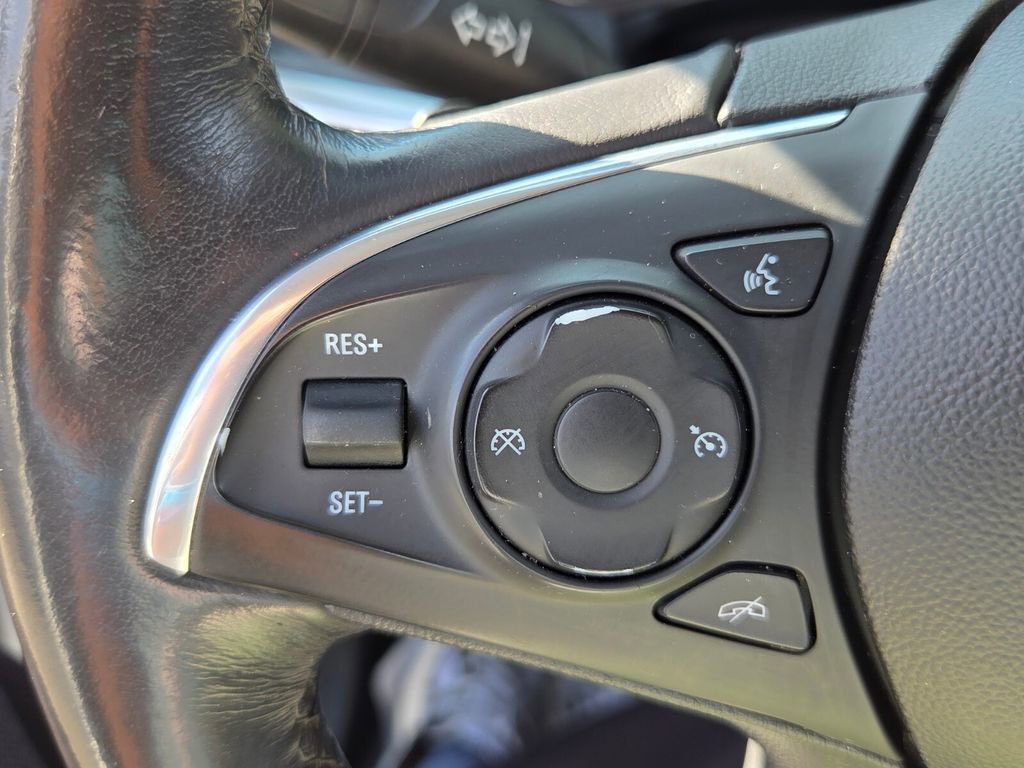 Used 2020 Buick Enclave Essence image 24