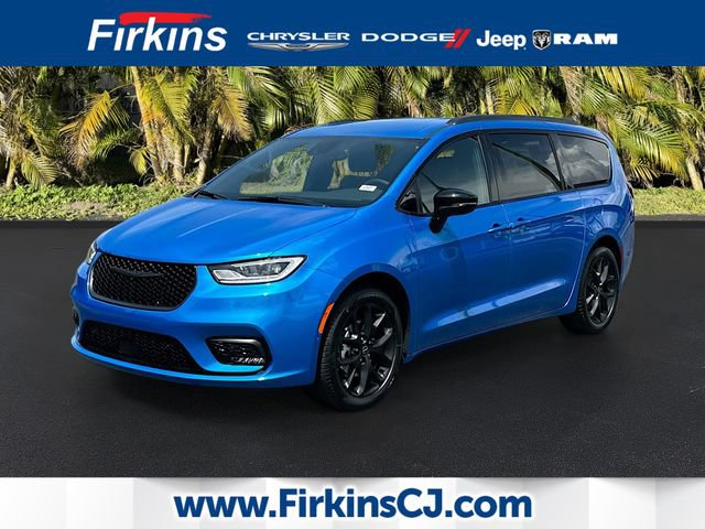 New 2026 Chrysler Pacifica Select w/ S Appearance Package FWD video 1