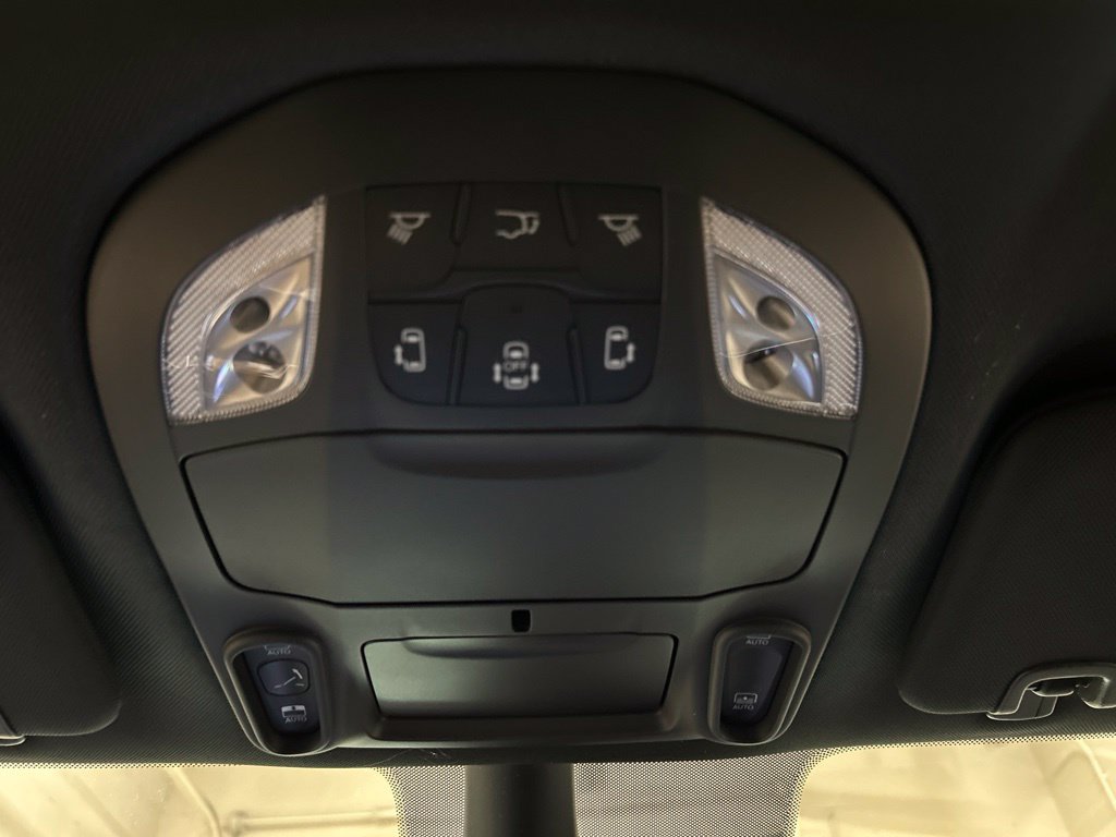 New 2027 Chrysler Pacifica Limited FWD image 27