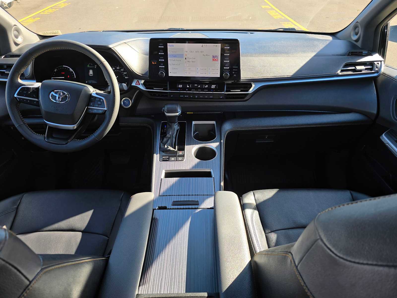 Used 2024 Toyota Sienna XLE Woodland Edition AWD/4WD image 19