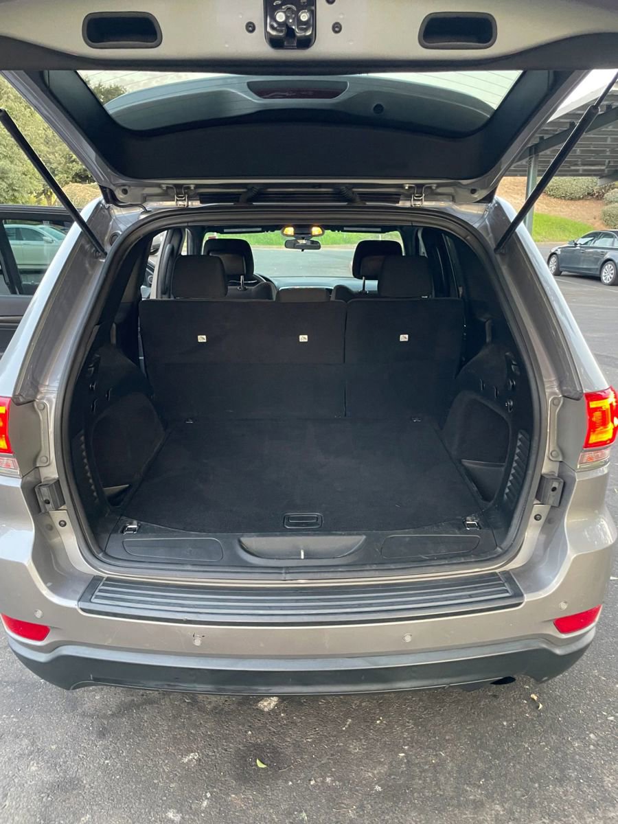 Used 2018 Jeep Grand Cherokee Laredo image 15