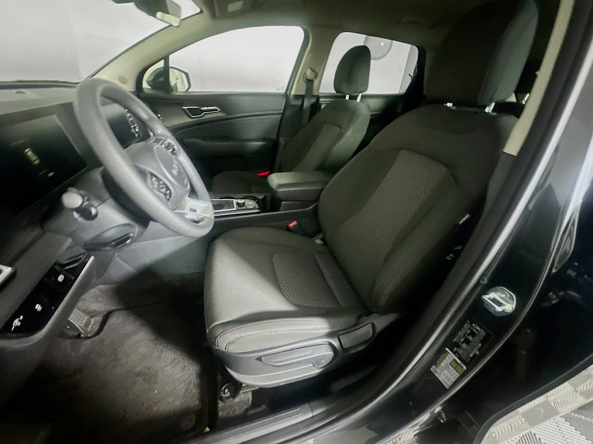 Used 2025 Kia Sportage LX image 12