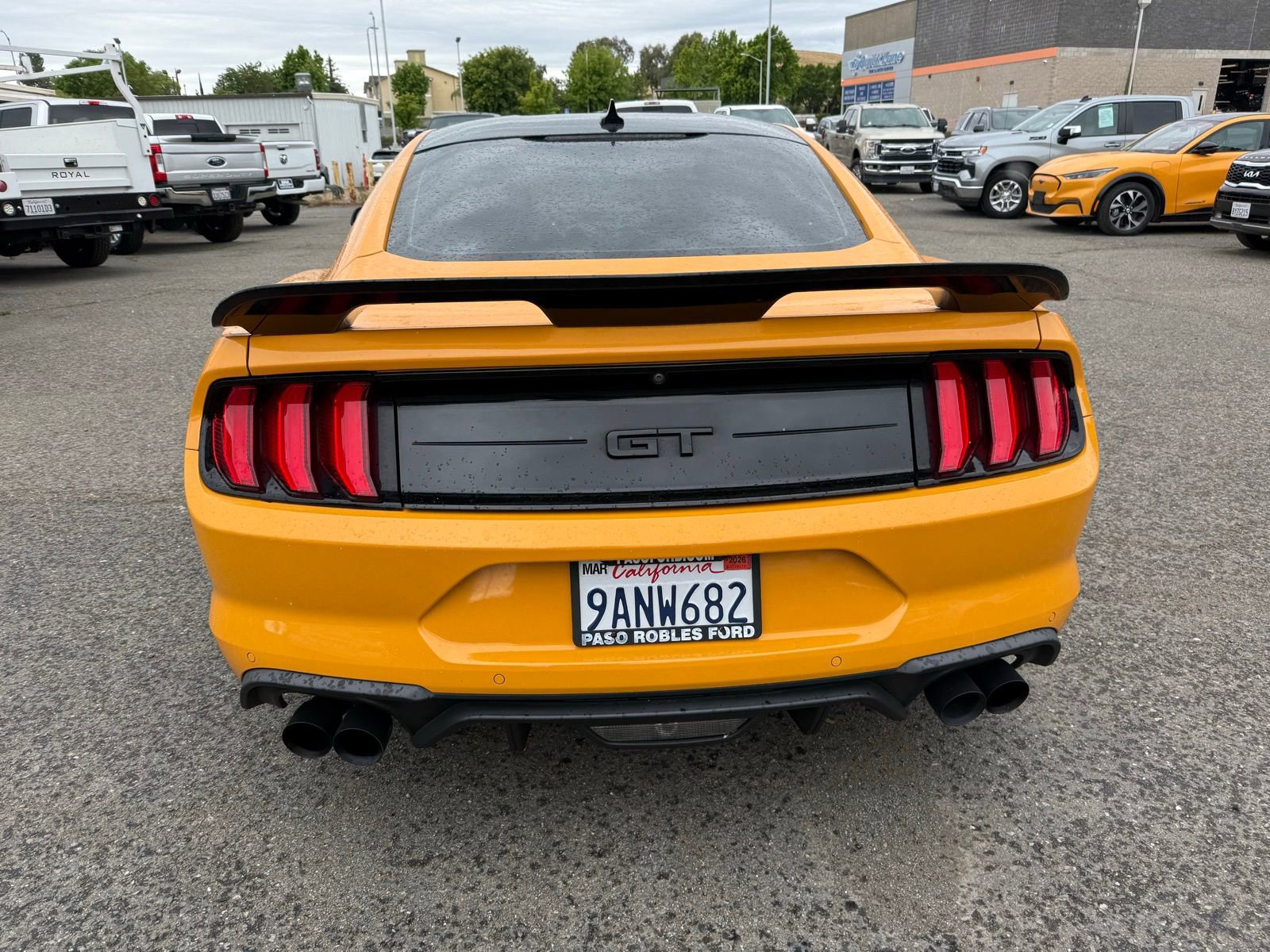Used 2022 Ford Mustang GT Premium w/ Black Accent Package RWD image 4