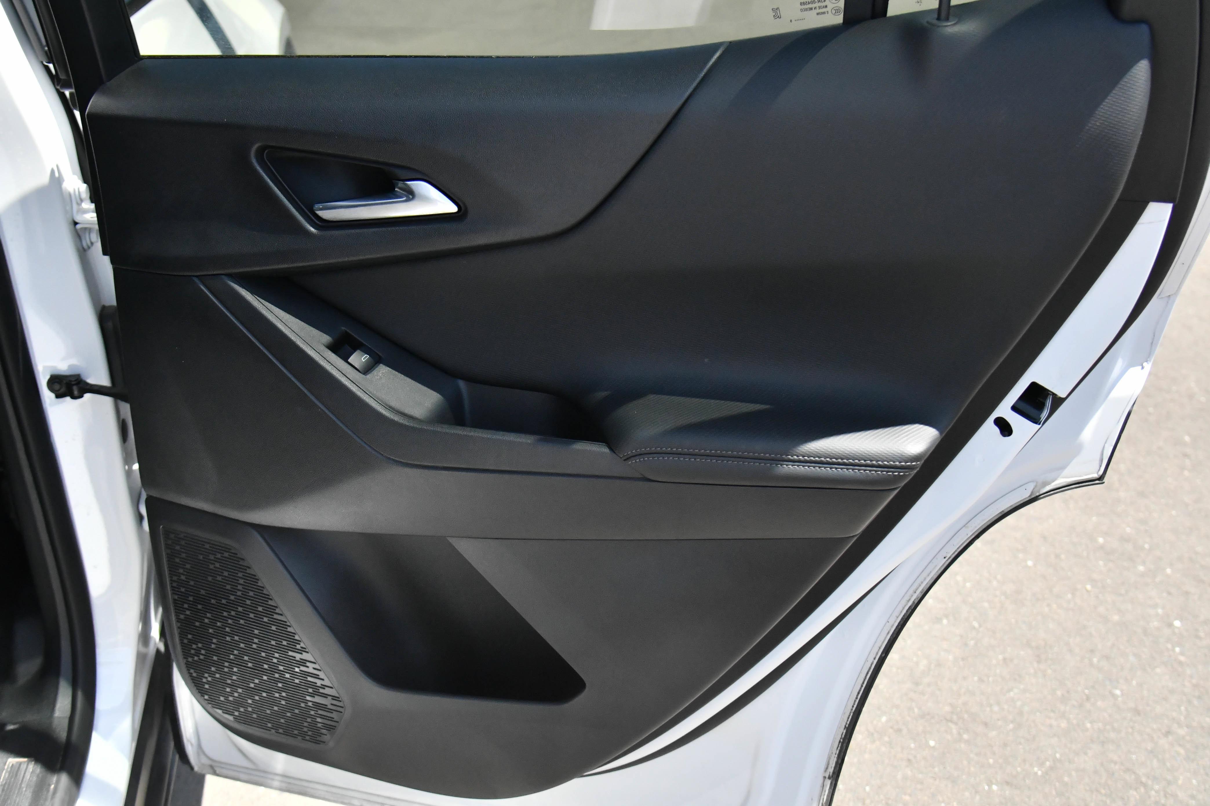 Used 2025 Chevrolet Equinox LT FWD image 42
