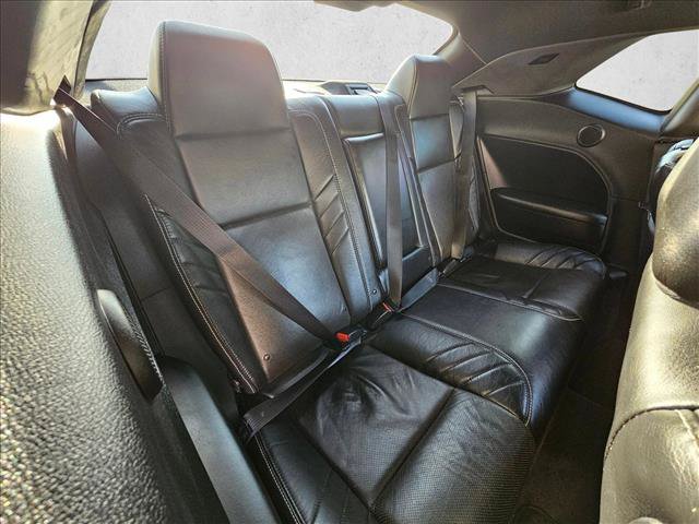 Used 2016 Dodge Challenger SRT RWD image 12