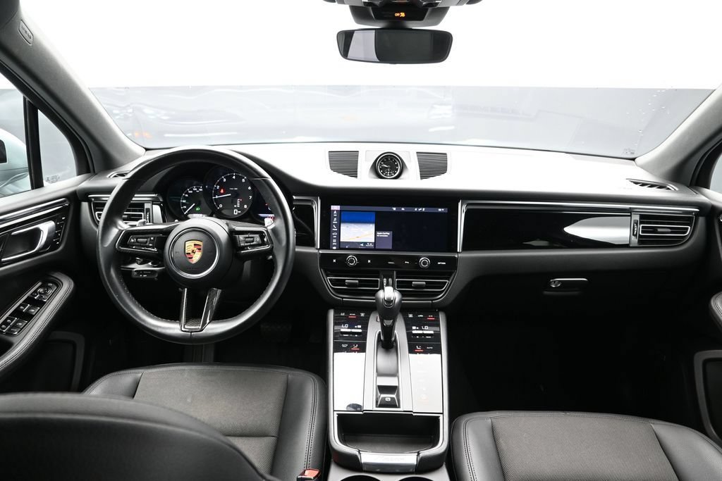 Certified 2022 Porsche Macan AWD/4WD image 19