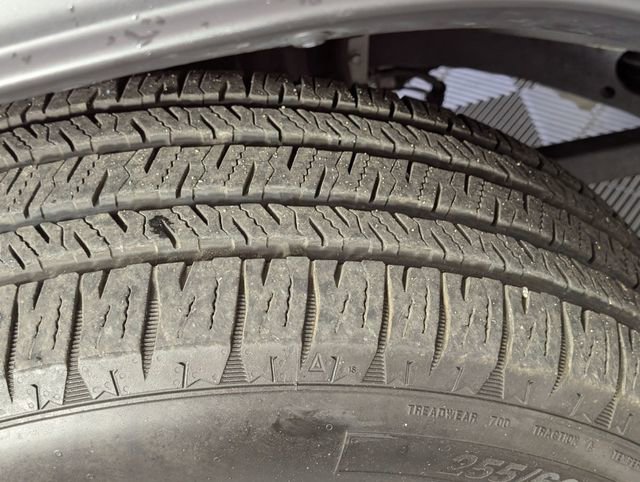 Used 2025 Jeep Wrangler Unlimited Sahara w/ Safety Group AWD/4WD image 9