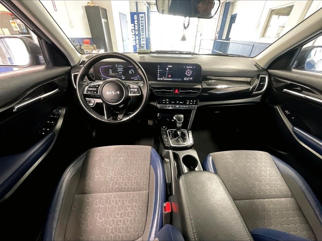 Used 2025 Kia Seltos S AWD/4WD image 22