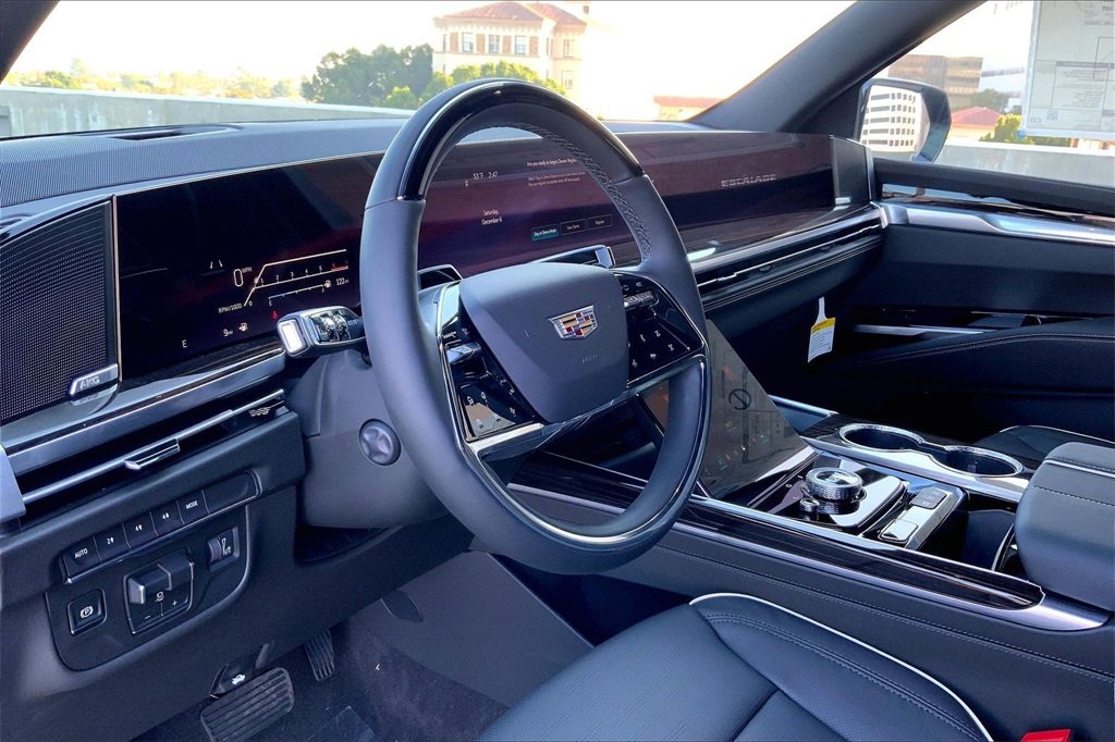 New 2026 Cadillac Escalade Luxury image 9