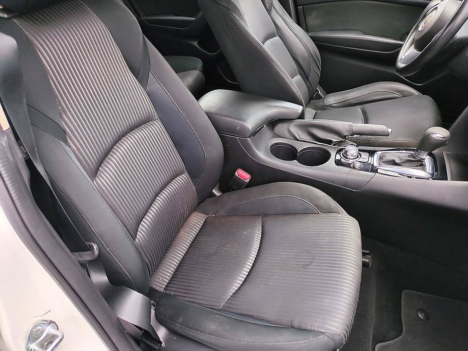 Used 2016 MAZDA MAZDA3 i Sport w/ Preferred Equipment Package FWD image 33