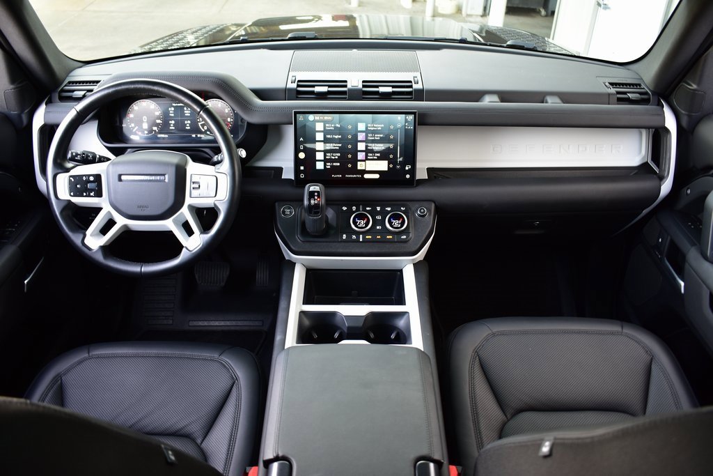 Used 2025 Land Rover Defender 110 S image 33