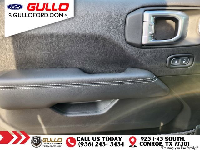 Used 2023 Jeep Wrangler Rubicon w/ Steel Bumper Group AWD/4WD image 17