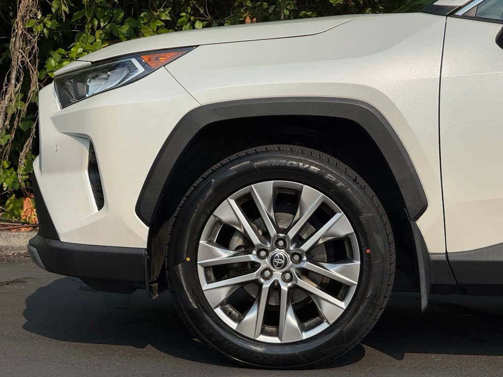 Used 2021 Toyota RAV4 Limited AWD/4WD image 4