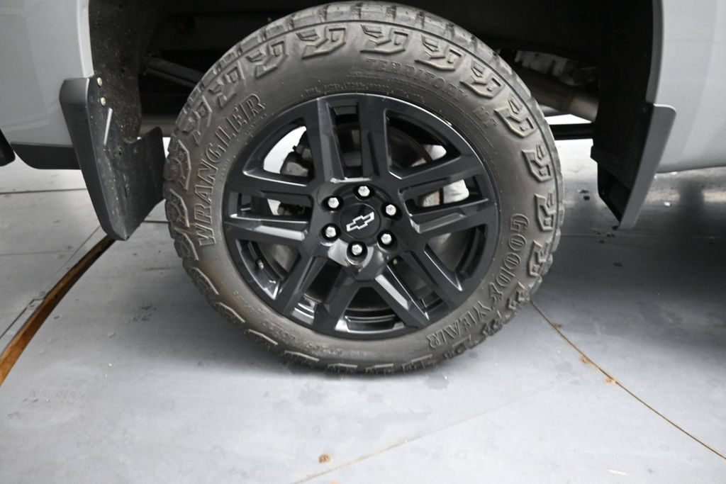 Used 2024 Chevrolet Silverado 1500 LT Trail Boss w/ LT Trail Boss Premium Package AWD/4WD image 17