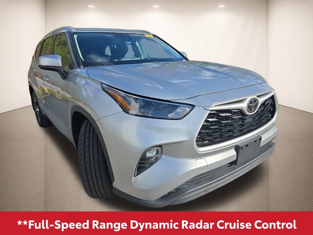 Used 2022 Toyota Highlander XLE image 11