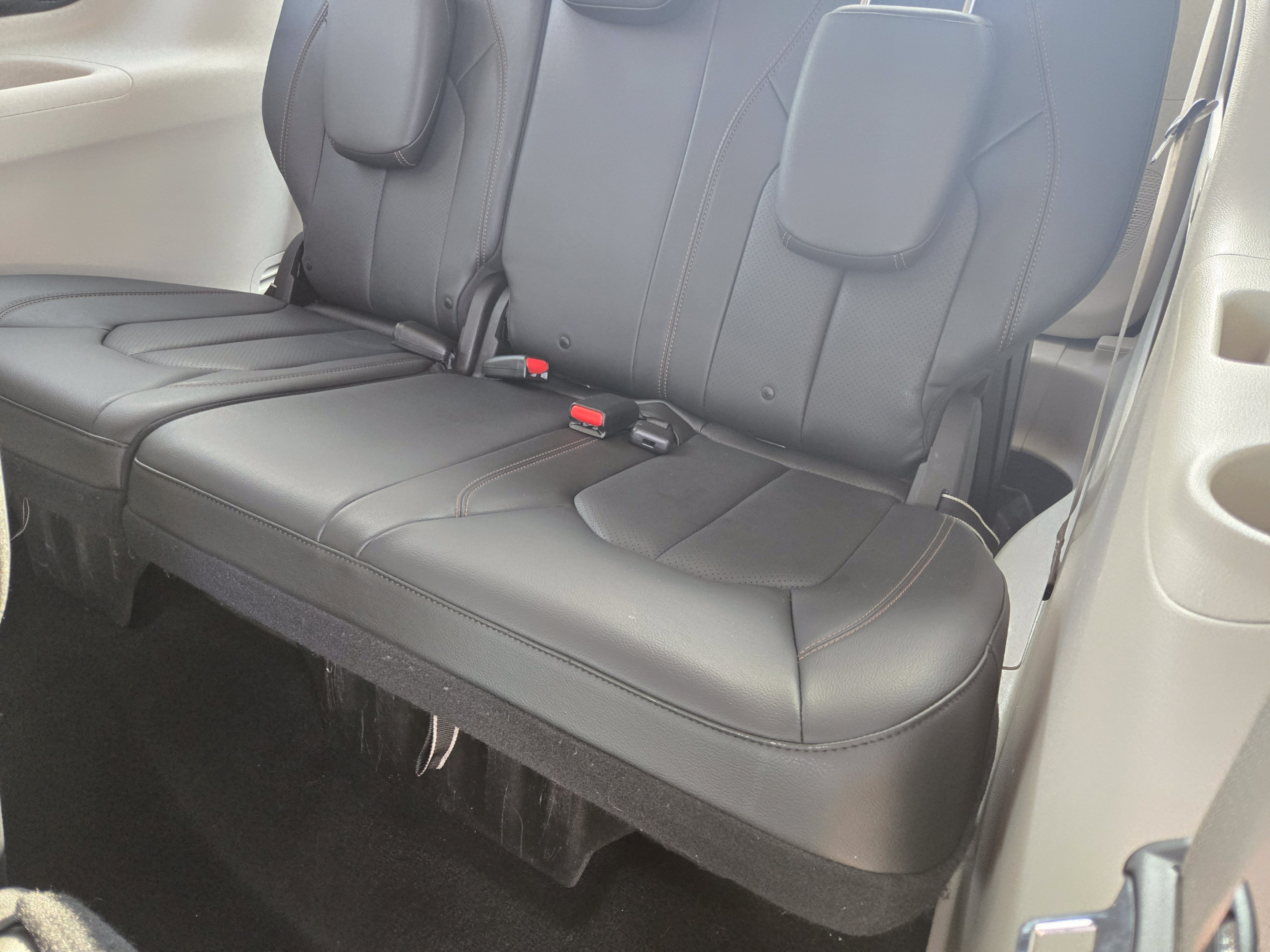 Used 2019 Chrysler Pacifica Touring-L Plus FWD image 27