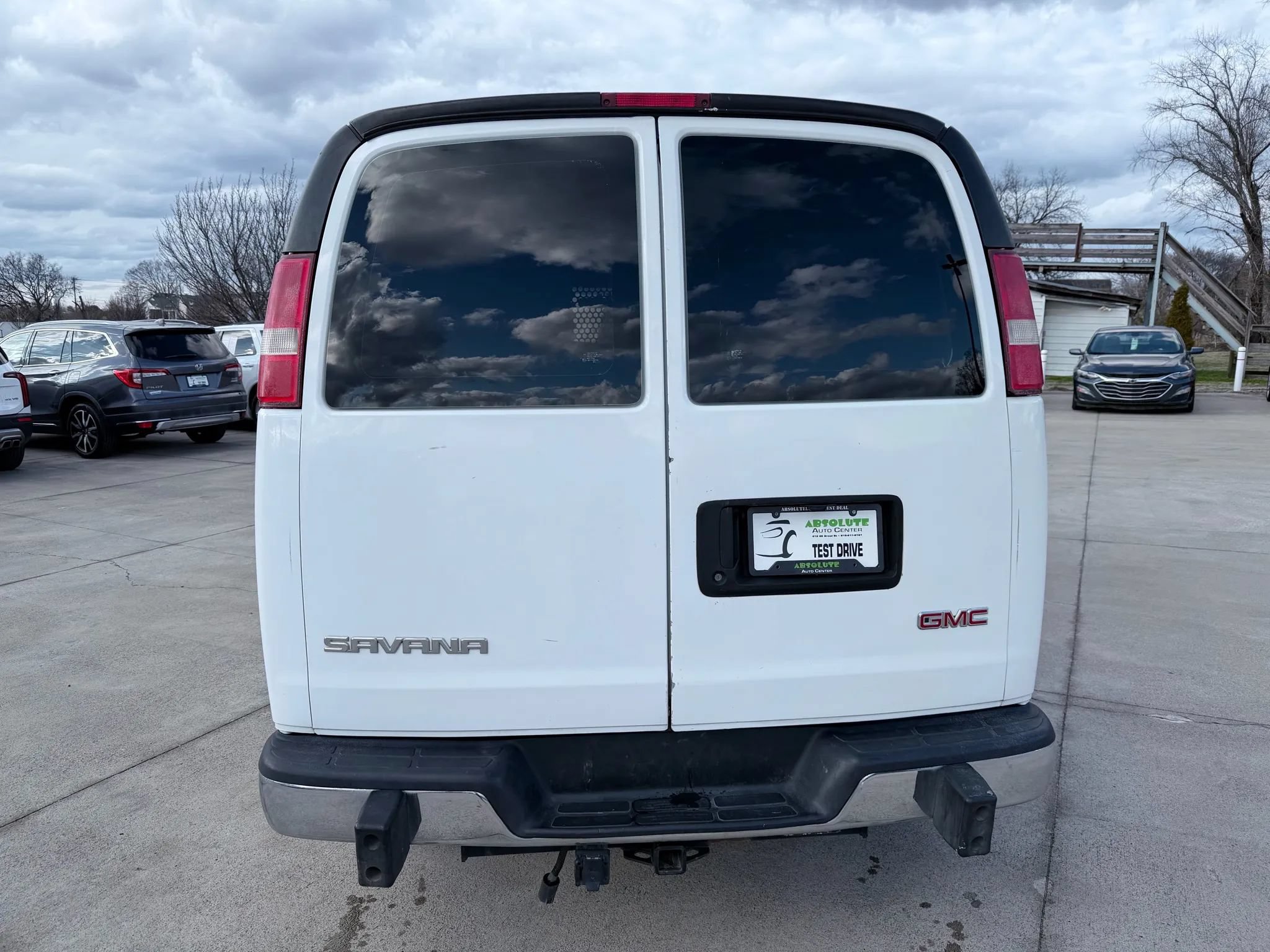 Used 2017 GMC Savana 2500 RWD image 5
