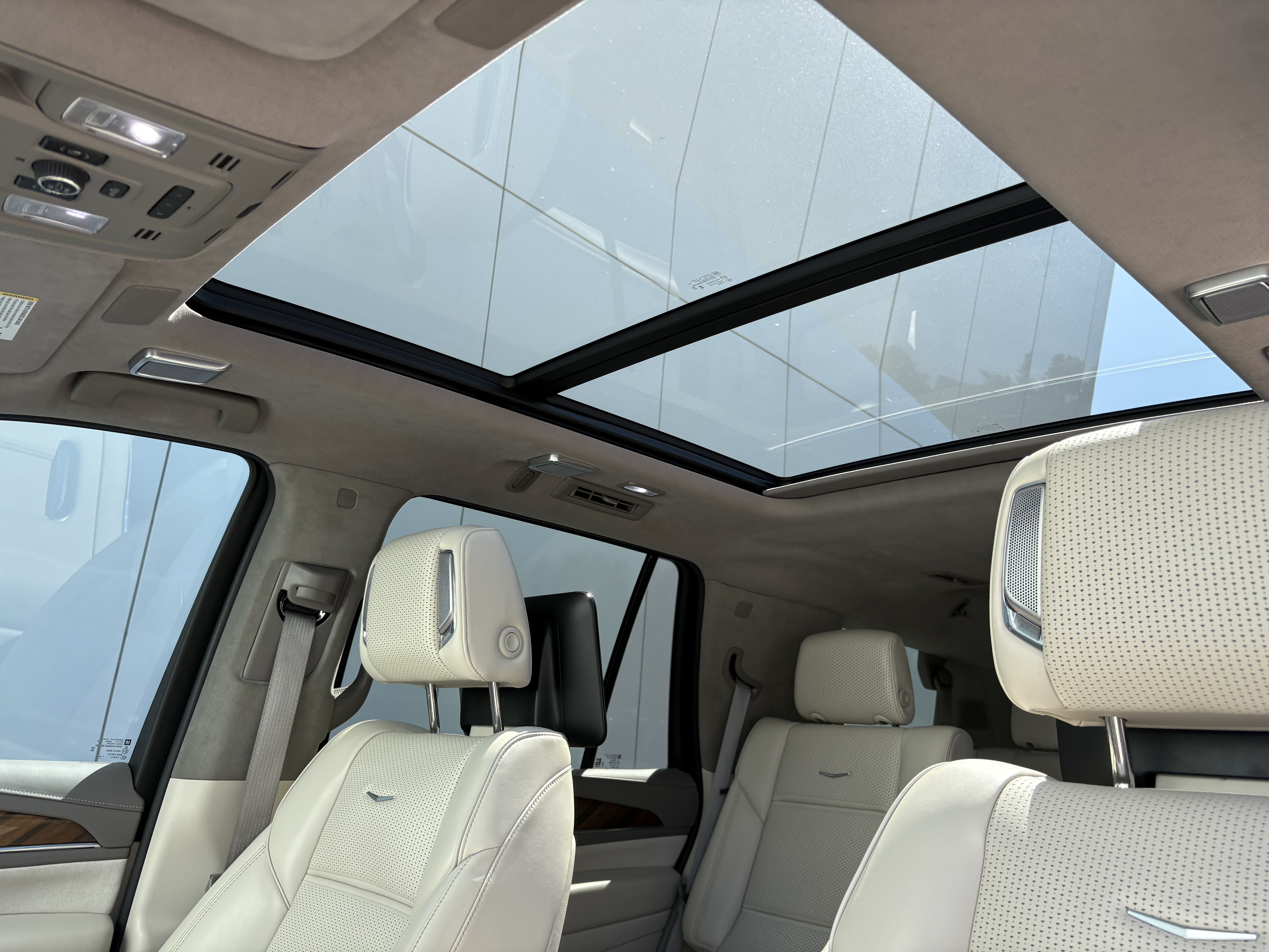 Certified 2024 Cadillac Escalade Sport Platinum w/ LPO, ONYX Package AWD/4WD image 17