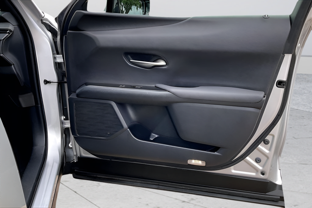 Used 2019 Lexus UX 200 w/ Premium Package FWD image 25